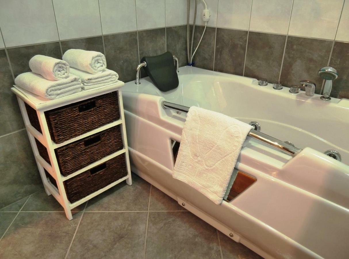 Nice Apartment & Room In Кавтат Екстериор снимка