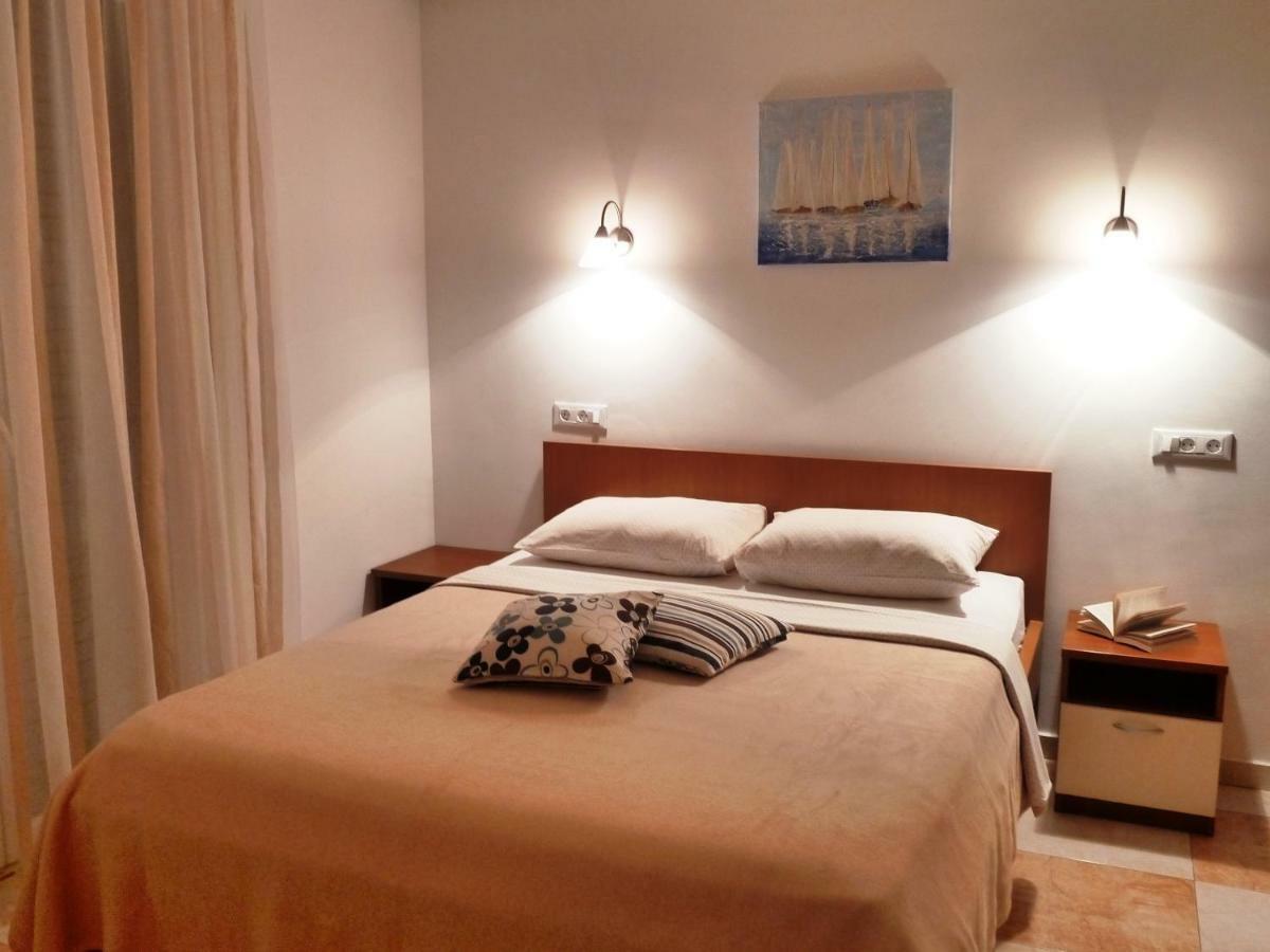 Nice Apartment & Room In Кавтат Екстериор снимка