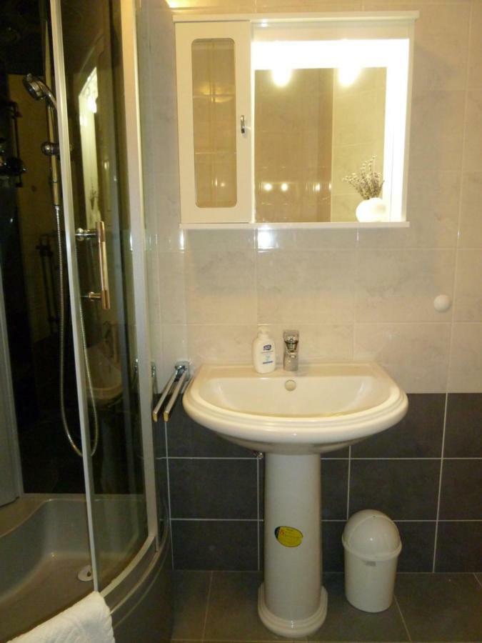 Nice Apartment & Room In Кавтат Екстериор снимка