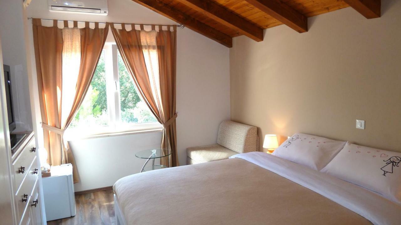 Nice Apartment & Room In Кавтат Екстериор снимка